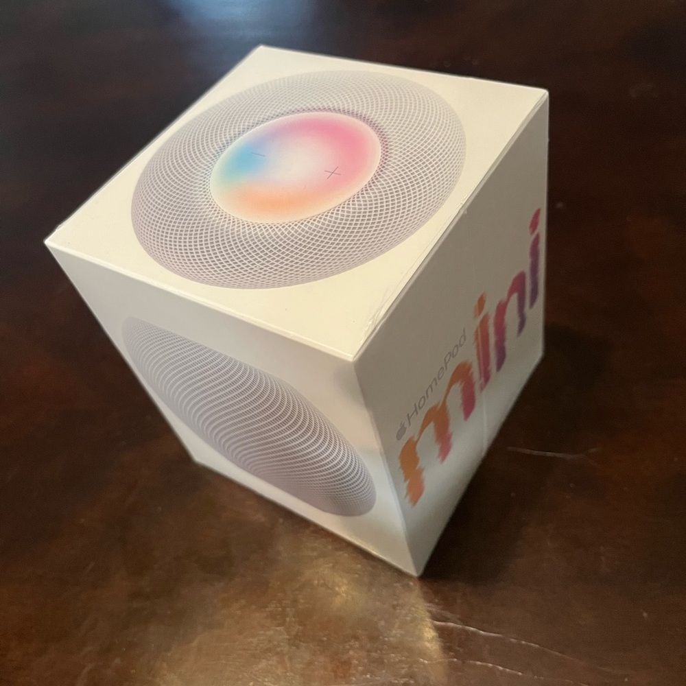 White HomePod Mini